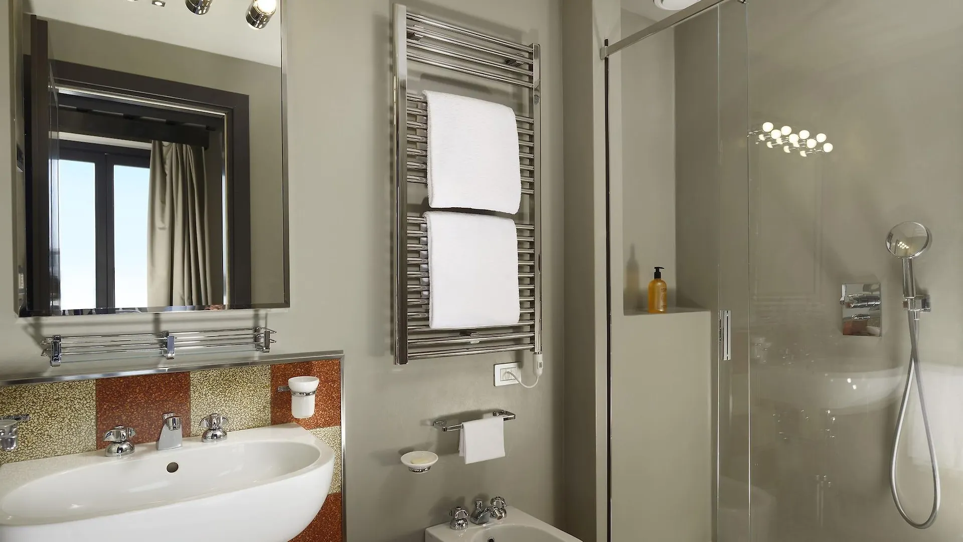 Hotel Universo Firenze 3*,